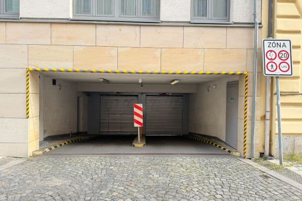 Pronájem garáže 15 m², Karla Engliše, Praha Pronájem garáže 15 m², Karla Engliše, Praha
