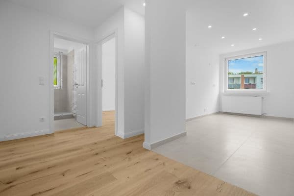 Pronájem bytu 3+1 73 m², Hannover, Dolní Sasko Pronájem bytu 3+1 73 m², Hannover, Dolní Sasko
