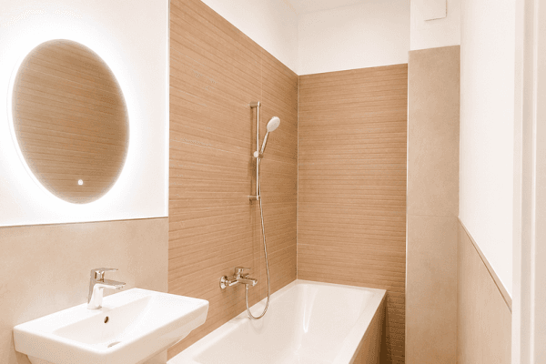 Pronájem bytu 4+1 93 m², Röpziger Straße 6, Halle (Saale), Sasko-Anhaltsko Pronájem bytu 4+1 93 m², Röpziger Straße 6, Halle (Saale), Sasko-Anhaltsko