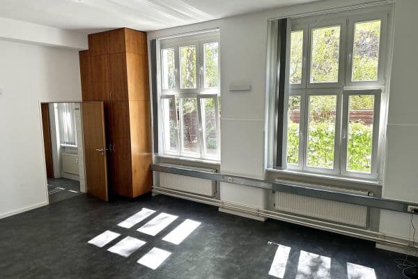 Pronájem kanceláře 33 m², Giesensdorfer Str. 29, Berlin, Berlín Pronájem kanceláře 33 m², Giesensdorfer Str. 29, Berlin, Berlín