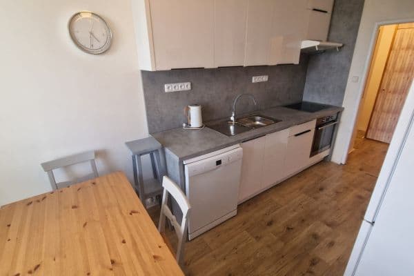 Pronájem bytu 3+1 64 m², Zdiměřická, Praha Pronájem bytu 3+1 64 m², Zdiměřická, Praha