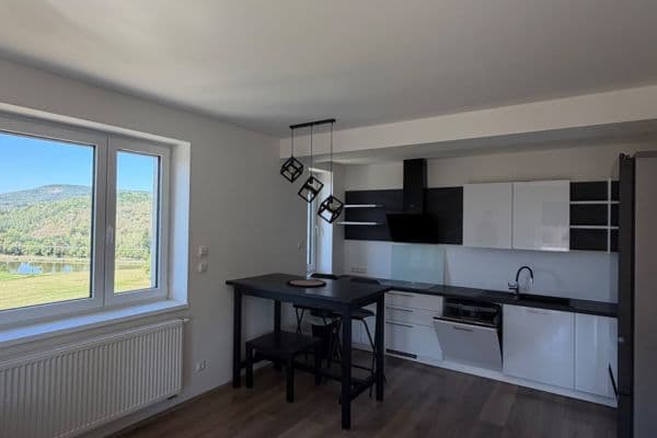 Pronájem bytu 2+kk 52 m², Zborovská, Jince Pronájem bytu 2+kk 52 m², Zborovská, Jince