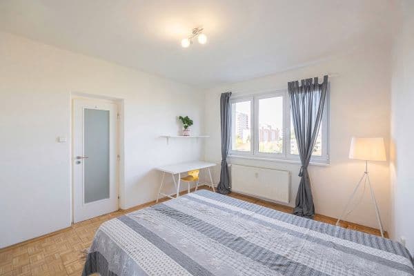 Pronájem bytu 2+1 55 m², Počernická, Praha Pronájem bytu 2+1 55 m², Počernická, Praha