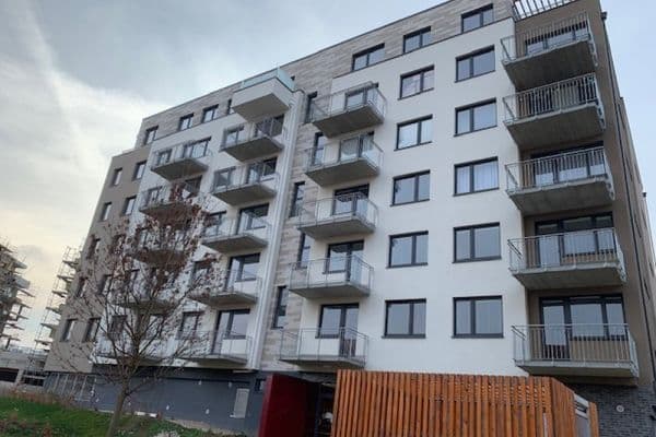 Pronájem bytu 1+kk 32 m², Zakšínská, Praha Pronájem bytu 1+kk 32 m², Zakšínská, Praha