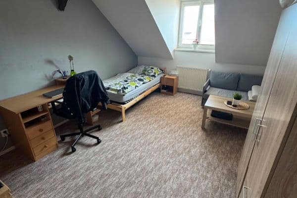 Pronájem bytu 3+1 90 m², Elektrárenská, Praha Pronájem bytu 3+1 90 m², Elektrárenská, Praha