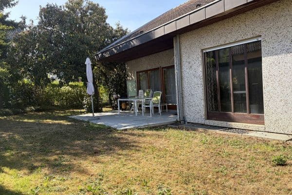 Prodej domu 242 m², pozemek 551 m², Im Seidenbåumle 4, Leutenbach Prodej domu 242 m², pozemek 551 m², Im Seidenbåumle 4, Leutenbach