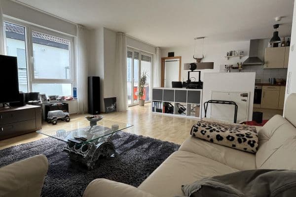 Pronájem bytu 2+1 63 m², Kreuzkirchstraße 7, Nürtingen Pronájem bytu 2+1 63 m², Kreuzkirchstraße 7, Nürtingen