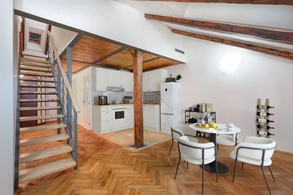 Prodej bytu 2+kk 62 m², Plzeňská, Praha Prodej bytu 2+kk 62 m², Plzeňská, Praha