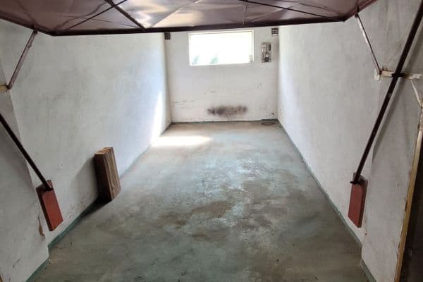 Pronájem garáže 14 m², Brožíkova, Plzeň Pronájem garáže 14 m², Brožíkova, Plzeň