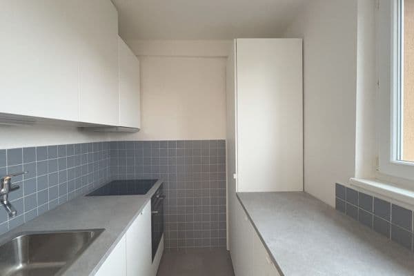 Pronájem bytu 3+1 60 m², Bělčická, Praha Pronájem bytu 3+1 60 m², Bělčická, Praha
