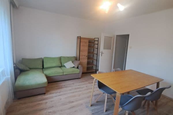 Pronájem bytu 2+kk 40 m², Na Balkáně, Praha Pronájem bytu 2+kk 40 m², Na Balkáně, Praha
