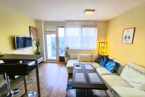 Pronájem bytu 2+kk 48 m², Jeřabinová, Praha Pronájem bytu 2+kk 48 m², Jeřabinová, Praha