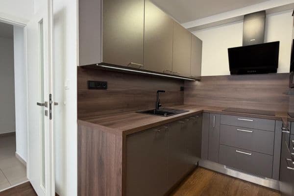 Pronájem bytu 2+kk 45 m², Mádrova, Praha Pronájem bytu 2+kk 45 m², Mádrova, Praha