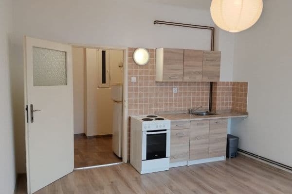 Pronájem bytu 1+kk 36 m², Školní, Praha Pronájem bytu 1+kk 36 m², Školní, Praha