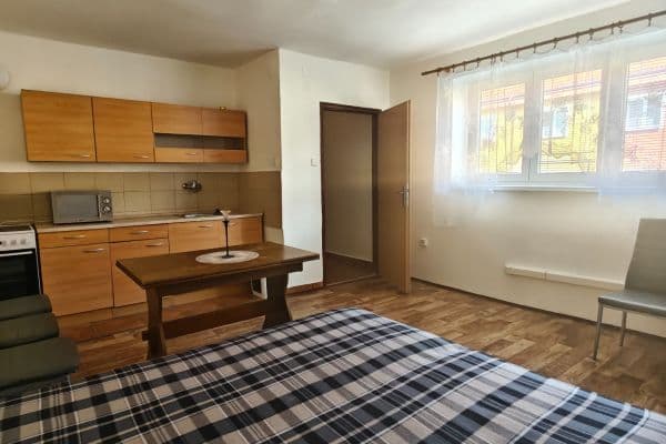 Pronájem bytu 1+kk 30 m², Zámecká, Kynšperk nad Ohří Pronájem bytu 1+kk 30 m², Zámecká, Kynšperk nad Ohří