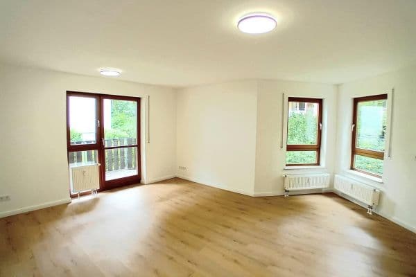 Prodej bytu 3+1 66 m², Radeberger Str. 26, Dresden Weissig, Sasko Prodej bytu 3+1 66 m², Radeberger Str. 26, Dresden Weissig, Sasko