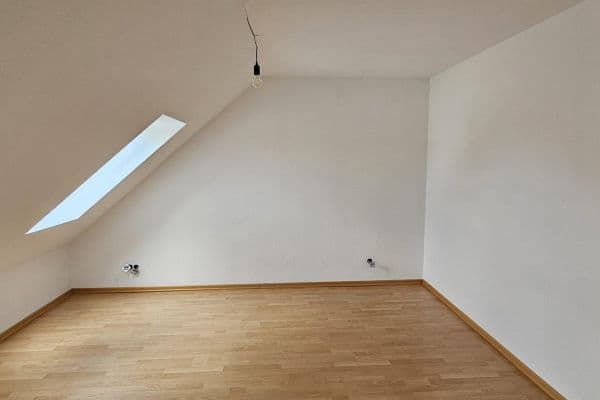 Pronájem bytu 2+1 70 m², Wilhelmstraße 80C, Lampertheim Pronájem bytu 2+1 70 m², Wilhelmstraße 80C, Lampertheim