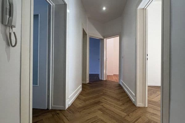 Prodej bytu 3+1 87 m², Karlsruhe-Durlach, Bádensko-Württembersko Prodej bytu 3+1 87 m², Karlsruhe-Durlach, Bádensko-Württembersko
