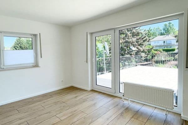 Pronájem bytu 3+1 125 m², Mörsweg 32, Groß-Umstadt Pronájem bytu 3+1 125 m², Mörsweg 32, Groß-Umstadt