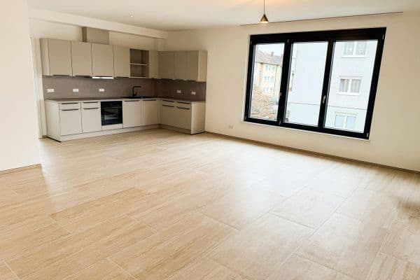 Pronájem bytu 4+1 124 m², Justinus-Kerner-Str. 23, Denkendorf Pronájem bytu 4+1 124 m², Justinus-Kerner-Str. 23, Denkendorf