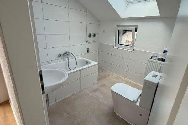 Pronájem bytu 4+1 71 m², Spessartstraße 82, Sulzbach a. Main Pronájem bytu 4+1 71 m², Spessartstraße 82, Sulzbach a. Main