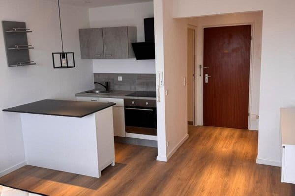 Pronájem bytu 1+1 25 m², Liebigstrasse 12, Karlsruhe Pronájem bytu 1+1 25 m², Liebigstrasse 12, Karlsruhe