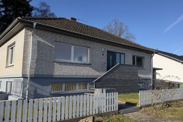 Prodej domu 142 m², pozemek 700 m², Alte Str. 3a, Bad Honnef Prodej domu 142 m², pozemek 700 m², Alte Str. 3a, Bad Honnef