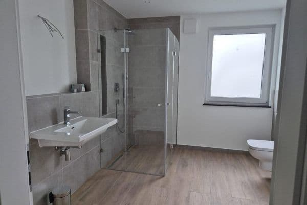 Pronájem bytu 3+1 88 m², Jahnstraße 47, Rosbach Pronájem bytu 3+1 88 m², Jahnstraße 47, Rosbach