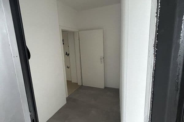 Pronájem bytu 3+1 118 m², Bahnstraße 28, Wuppertal Pronájem bytu 3+1 118 m², Bahnstraße 28, Wuppertal