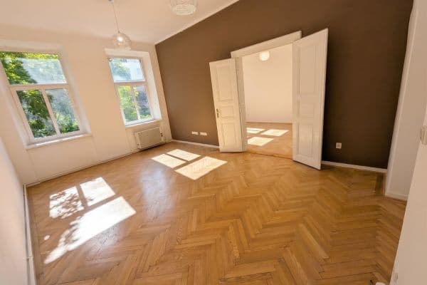 Pronájem bytu 2+1 77 m², Československé armády, Hradec Králové Pronájem bytu 2+1 77 m², Československé armády, Hradec Králové