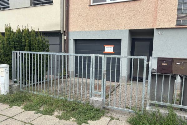 Pronájem garáže 20 m², Českobratrská, Olomouc Pronájem garáže 20 m², Českobratrská, Olomouc