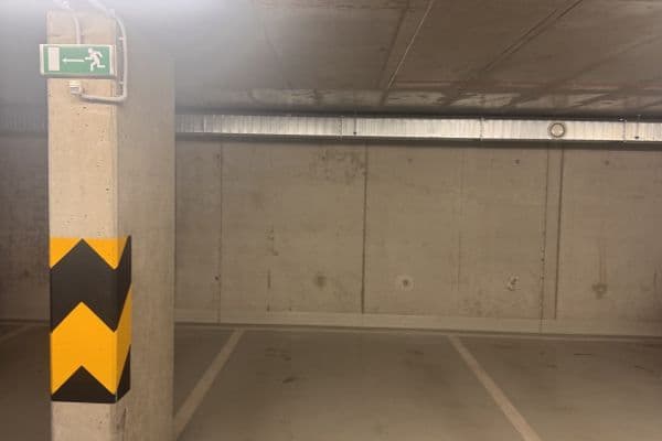 Pronájem garáže 14 m², Nekvasilova, Praha Pronájem garáže 14 m², Nekvasilova, Praha