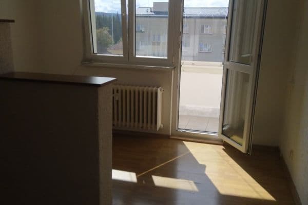 Pronájem bytu 2+1 55 m², Budovatelů, Karlovy Vary Pronájem bytu 2+1 55 m², Budovatelů, Karlovy Vary