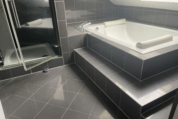 Prodej domu 850 m², pozemek 300 m², Sprendlingen Prodej domu 850 m², pozemek 300 m², Sprendlingen