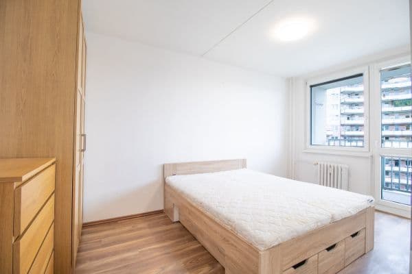 Pronájem bytu 3+kk 65 m², Bazovského, Praha Pronájem bytu 3+kk 65 m², Bazovského, Praha