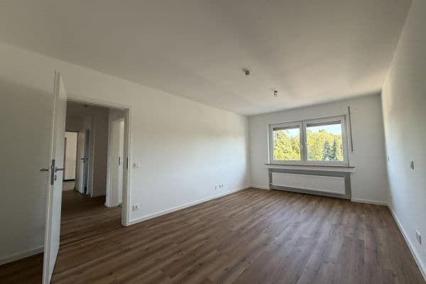Pronájem bytu 3+1 95 m², Aachener Straße 1274, Köln Pronájem bytu 3+1 95 m², Aachener Straße 1274, Köln