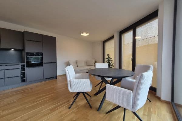Pronájem bytu 3+1 93 m², Dresden Pronájem bytu 3+1 93 m², Dresden