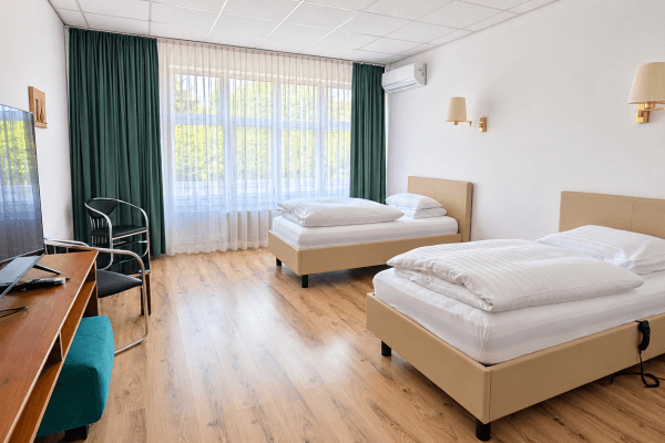 Pronájem bytu 3+1 114 m², Steinbergstr. 3, Leipzig OT Holzhausen, Sasko Pronájem bytu 3+1 114 m², Steinbergstr. 3, Leipzig OT Holzhausen, Sasko