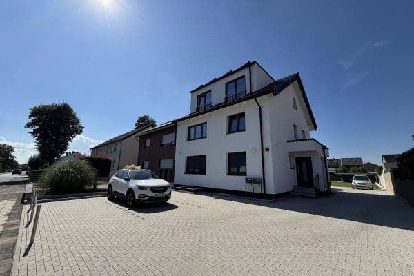 Pronájem bytu 4+1 116 m², Bachstraße 10, Bergheim Pronájem bytu 4+1 116 m², Bachstraße 10, Bergheim