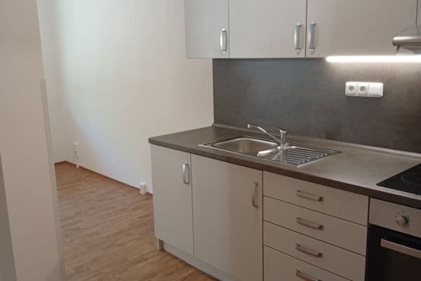 Pronájem bytu 3+1 80 m², Benešova, SO POÚ Kutná Hora Pronájem bytu 3+1 80 m², Benešova, SO POÚ Kutná Hora