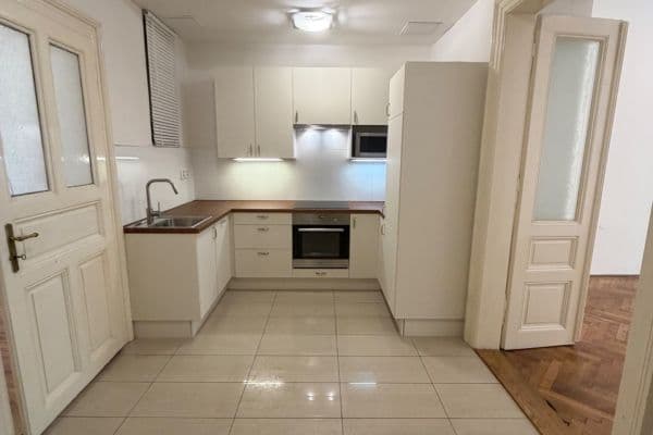 Pronájem bytu 2+1 59 m², Chodská, Praha Pronájem bytu 2+1 59 m², Chodská, Praha
