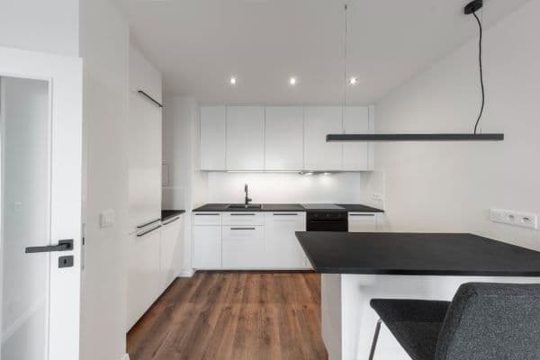 Prodej bytu 3+kk 70 m², Poljanovova, Praha Prodej bytu 3+kk 70 m², Poljanovova, Praha