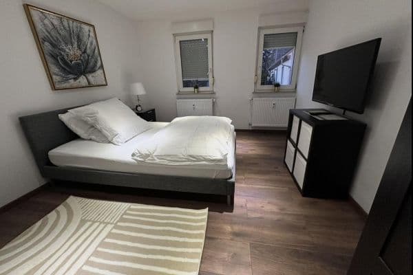 Pronájem bytu 1+1 30 m², Schwanheimer Str. 66a, Frankfurt Pronájem bytu 1+1 30 m², Schwanheimer Str. 66a, Frankfurt