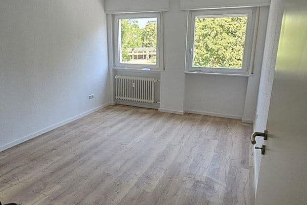 Pronájem bytu 2+1 75 m², K3, 29, Mannheim Pronájem bytu 2+1 75 m², K3, 29, Mannheim