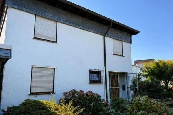 Prodej domu 140 m², pozemek 374 m², Leverkusen Prodej domu 140 m², pozemek 374 m², Leverkusen