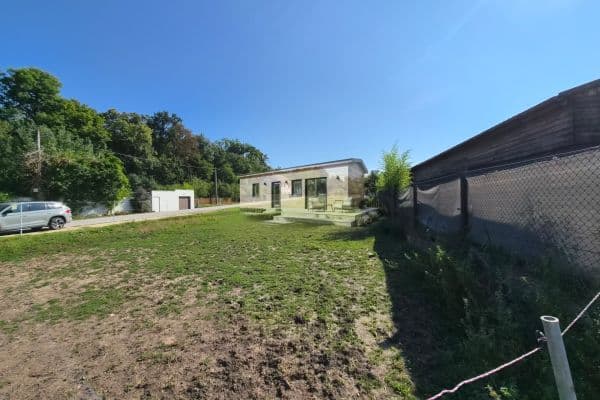 Prodej pozemku 638 m², SO POÚ Hradec Králové Prodej pozemku 638 m², SO POÚ Hradec Králové