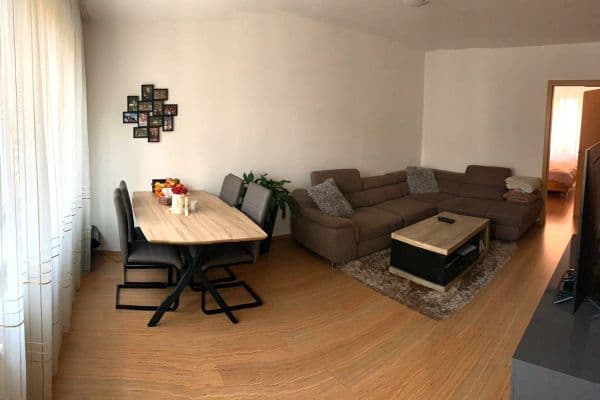 Pronájem bytu 2+1 58 m², Lihovarská, Praha Pronájem bytu 2+1 58 m², Lihovarská, Praha
