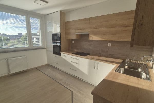 Pronájem bytu 3+1 78 m², Slunečná, SO POÚ Hodonín Pronájem bytu 3+1 78 m², Slunečná, SO POÚ Hodonín