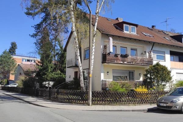 Prodej domu 240 m², pozemek 500 m², Marienbader Straße, Erlangen Prodej domu 240 m², pozemek 500 m², Marienbader Straße, Erlangen