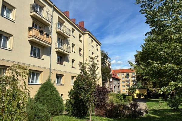 Pronájem bytu 2+1 67 m², Kladenská, Praha Pronájem bytu 2+1 67 m², Kladenská, Praha
